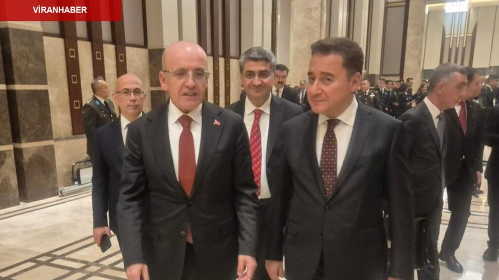 Mehmet Şimşek ile Ali Babacan, Beştepe’deki 29 Ekim resepsiyonunda bir araya geldi