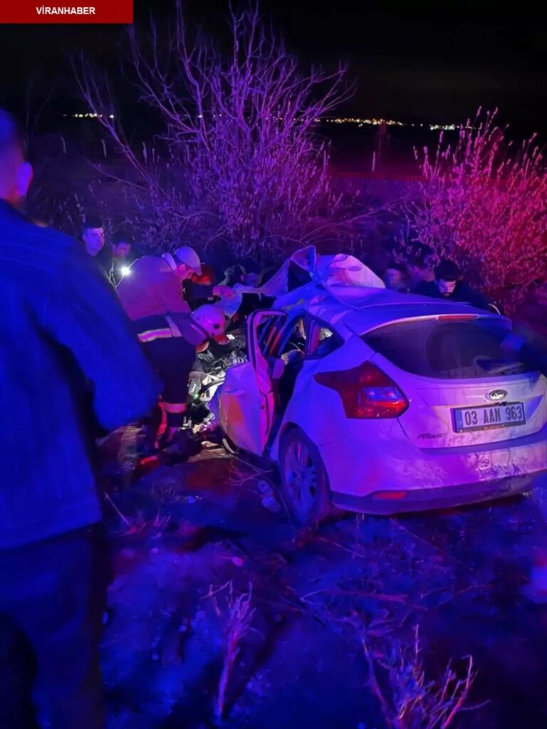 Afyonkarahisar’da beton mikseriyle çarpışan arabanın şoförü hayatını kaybetti