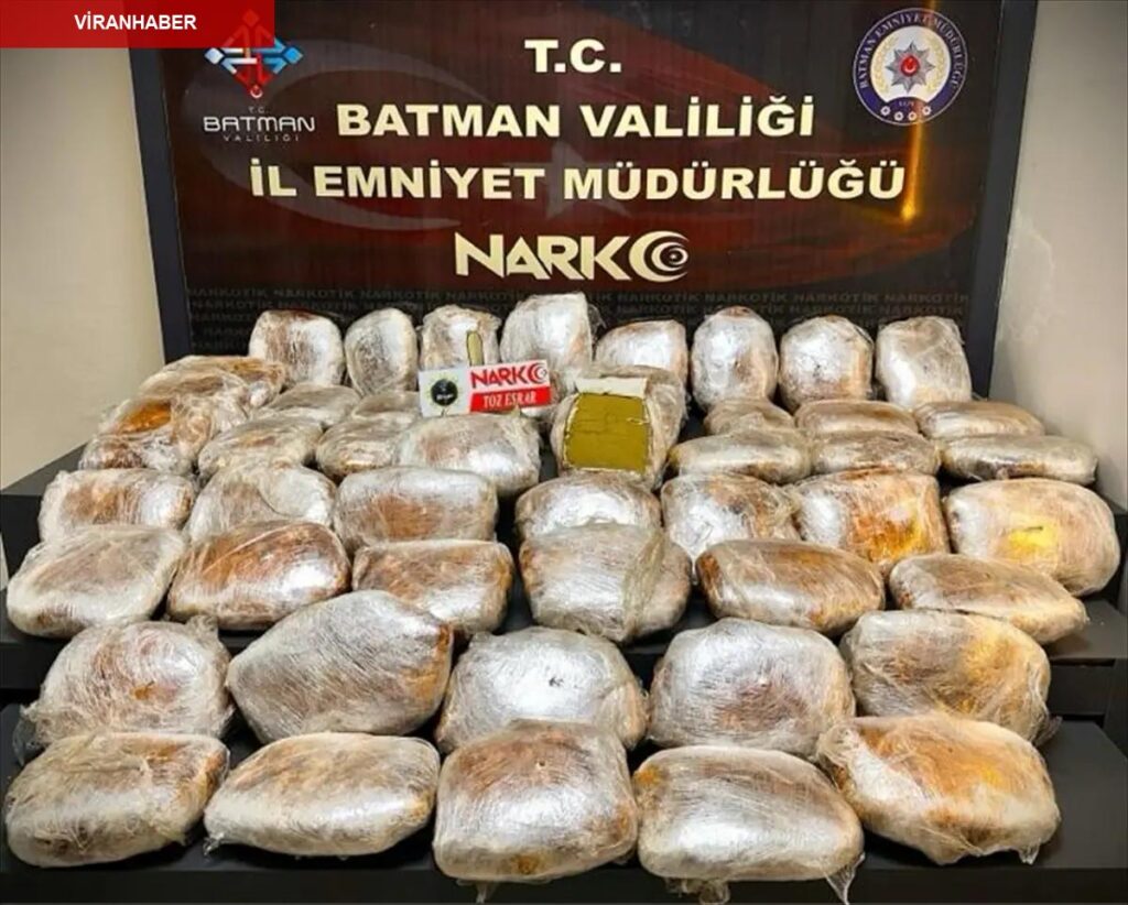 Batman’da arabanın koltuklarına gizlenmiş 56 kilo 750 gram toz esrar ele geçirildi