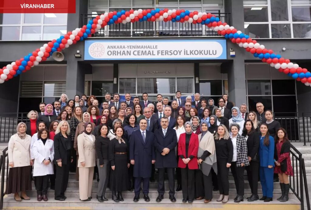 Bakanlar Tekin ve Kacır, ‘Türk Malları Haftası’nda öğrencilerle buluştu