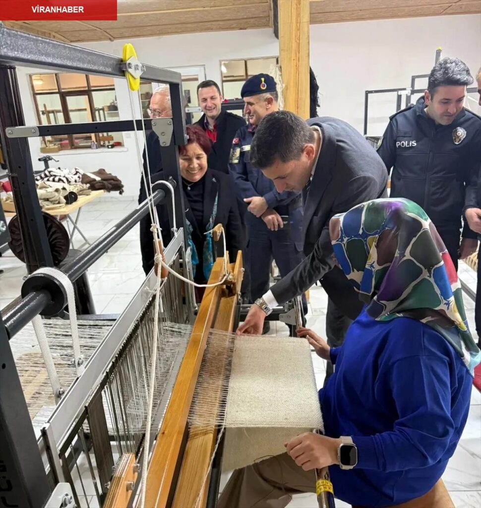 Kaymakam Akar, Boyalı Fengere Bayan Eli Ziraî Kalkınma Kooperatifi’ni ziyaret etti