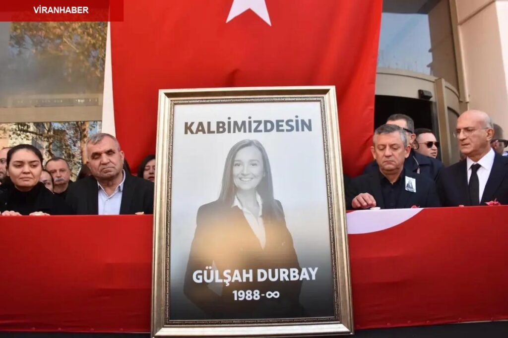 Şehzadeler Belediye Başkanı Gülşah Durbay için belediye önünde merasim